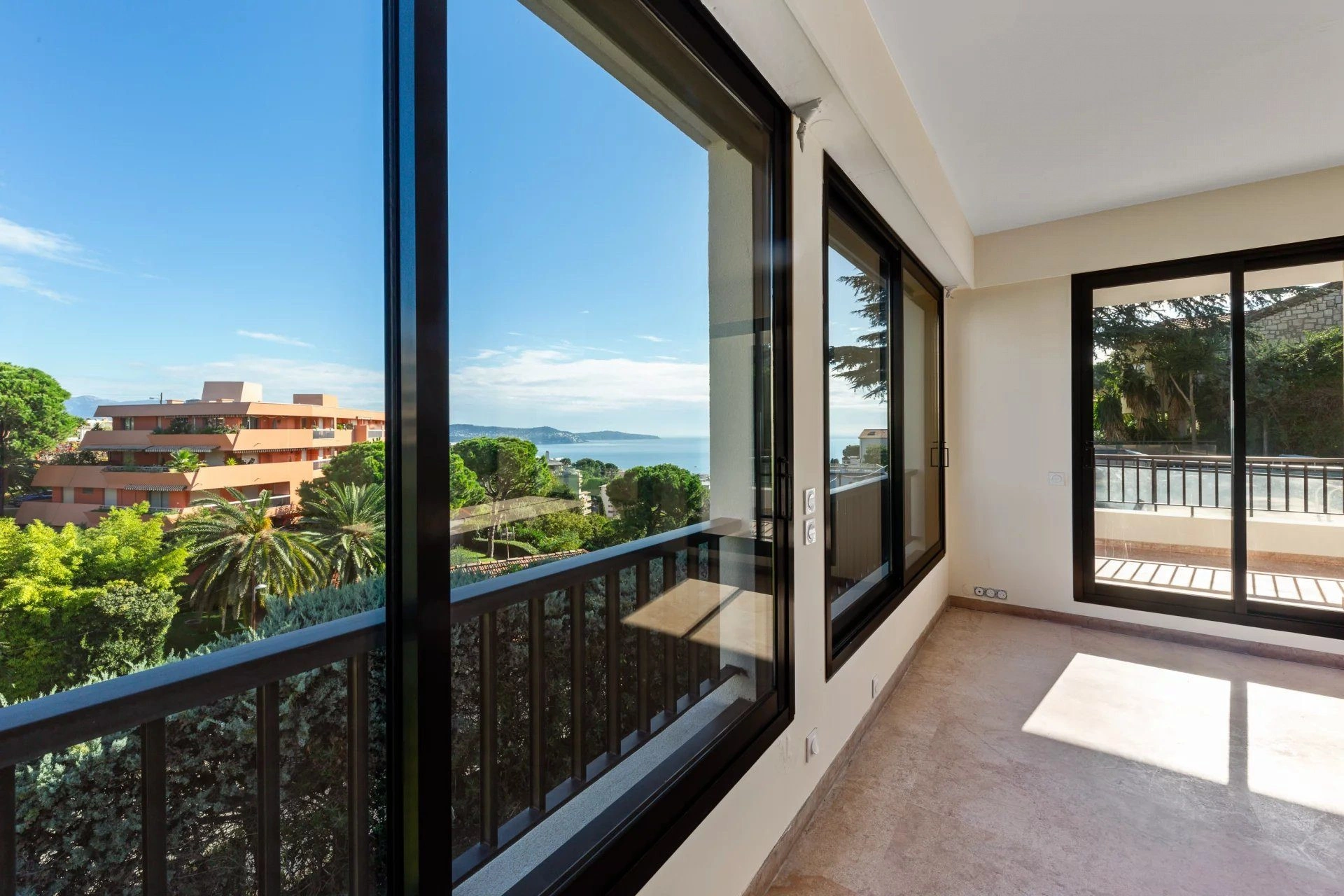 Villa californienne Nice Ouest, vue 8