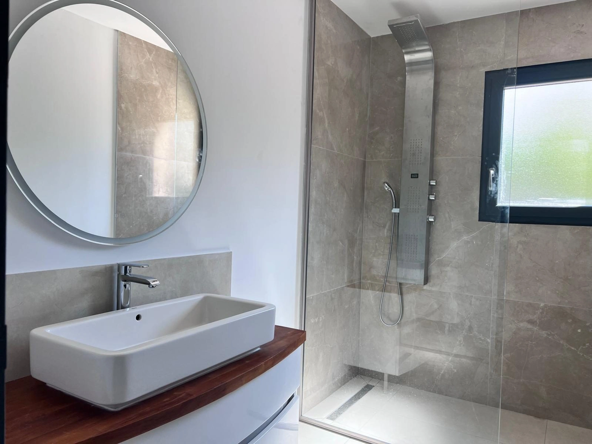 Villa contemporaine &agrave; Grimaud, vue 13