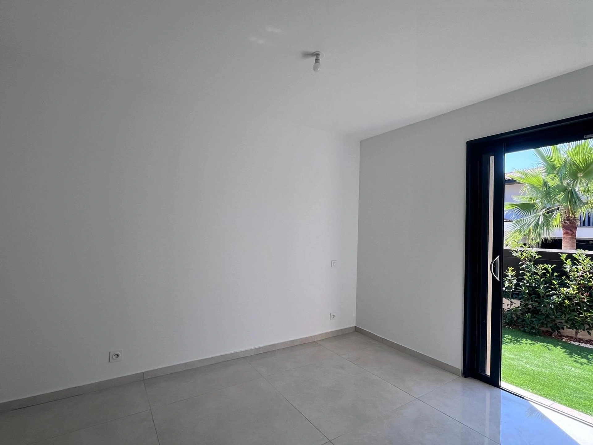 Villa contemporaine &agrave; Grimaud, vue 14