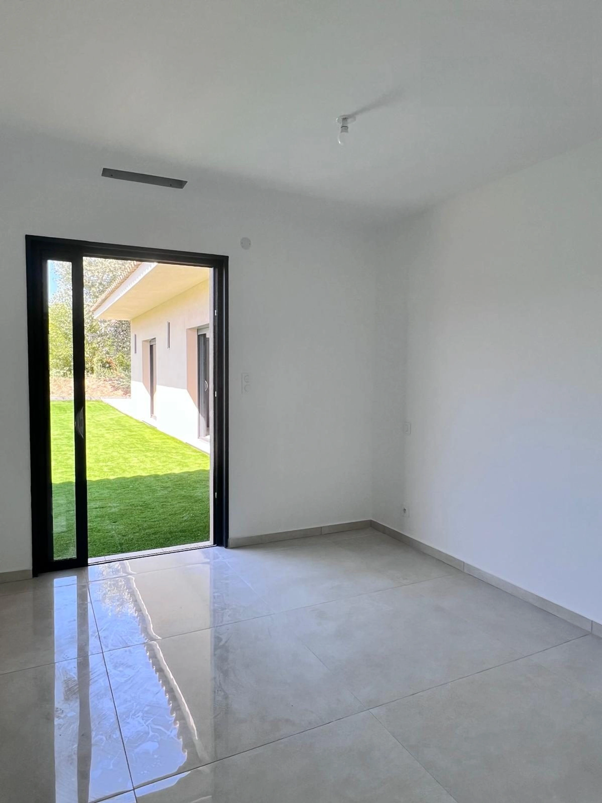 Villa contemporaine &agrave; Grimaud, vue 12