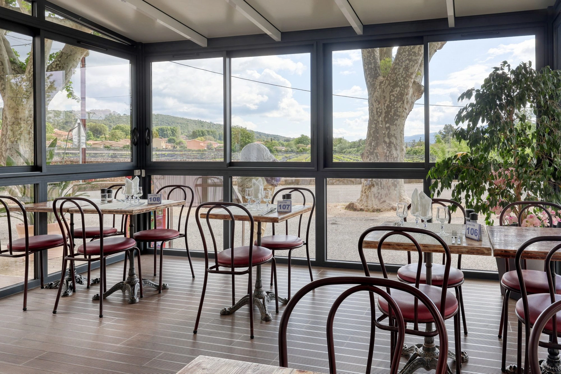Hôtel restaurant à Carnoules, vue 3
