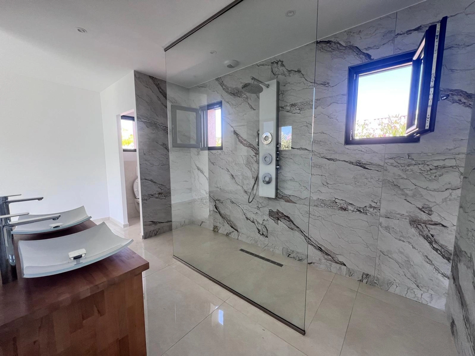 Villa contemporaine &agrave; Grimaud, vue 9