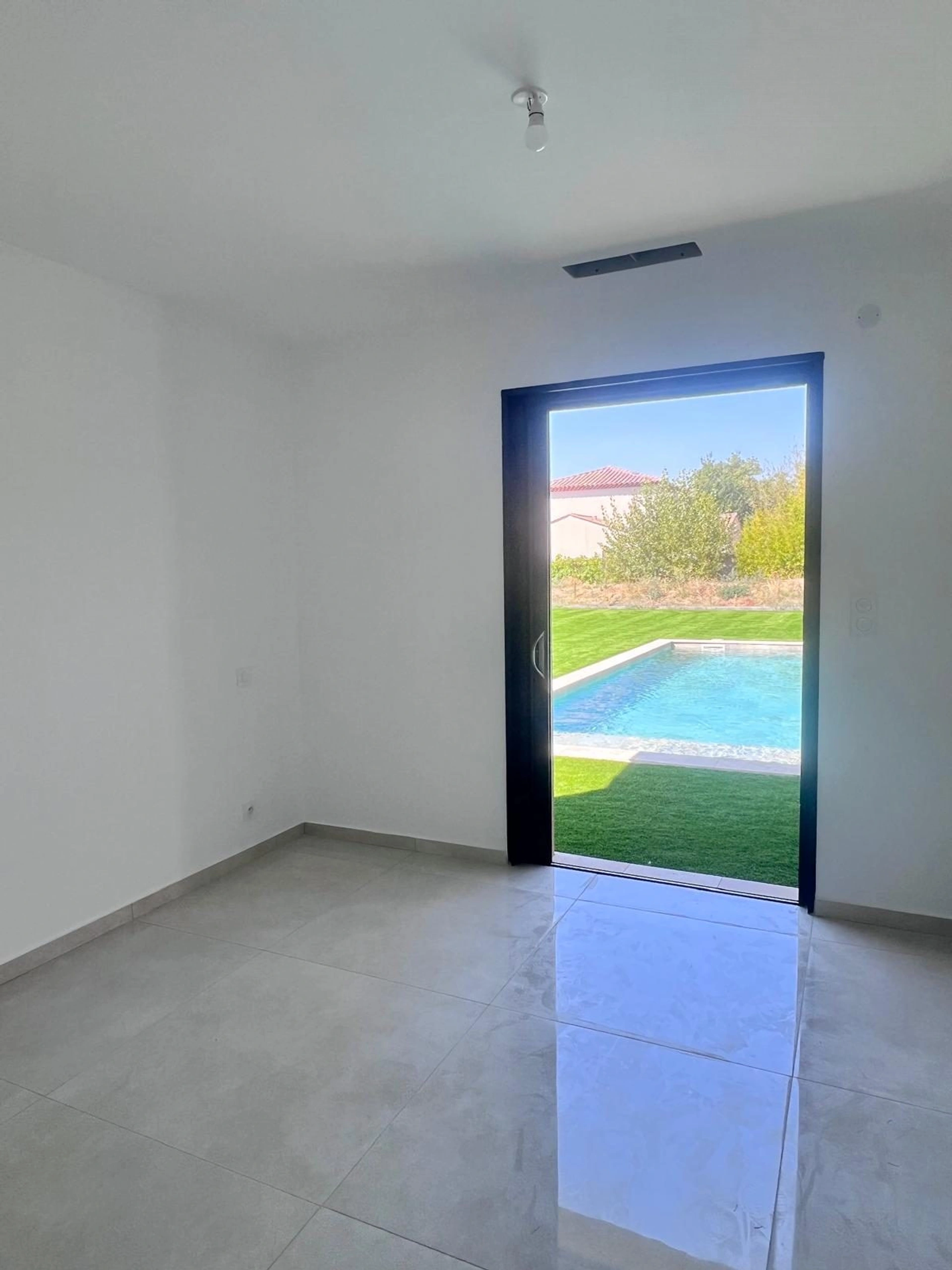 Villa contemporaine &agrave; Grimaud, vue 10
