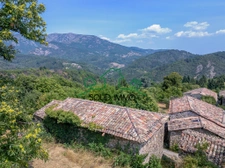 Pierres anciennes et panorama d'exception   Un coin de parad