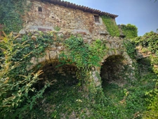 Pierres anciennes et panorama d'exception   Un coin de parad