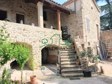 Charmant Mas Mitoyen du 18ème Siècle à Saint-Étienne-de-Font