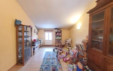 MAISON SUR SOUS-SOL - 5 CHAMBRES ET +