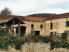 Ancien corps de ferme avec maison bigourdane + 9ha