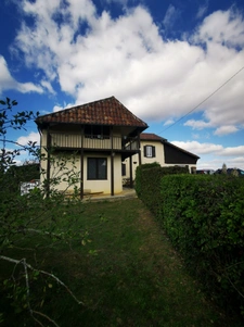 Maison en campagne, dans un superbe cadre et proche de Marci