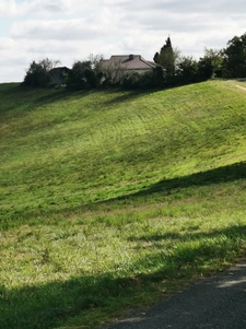 Maison en campagne, dans un superbe cadre et proche de Marci