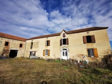 Ancien corps de ferme avec maison bigourdane + 9ha