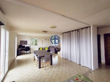 PANORAMA À COUPER LE SOUFFLE DANS UNE MAISON DE CHARME DES ANNÉES 80