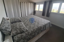 PANORAMA À COUPER LE SOUFFLE DANS UNE MAISON DE CHARME DES ANNÉES 80