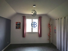 PANORAMA À COUPER LE SOUFFLE DANS UNE MAISON DE CHARME DES ANNÉES 80