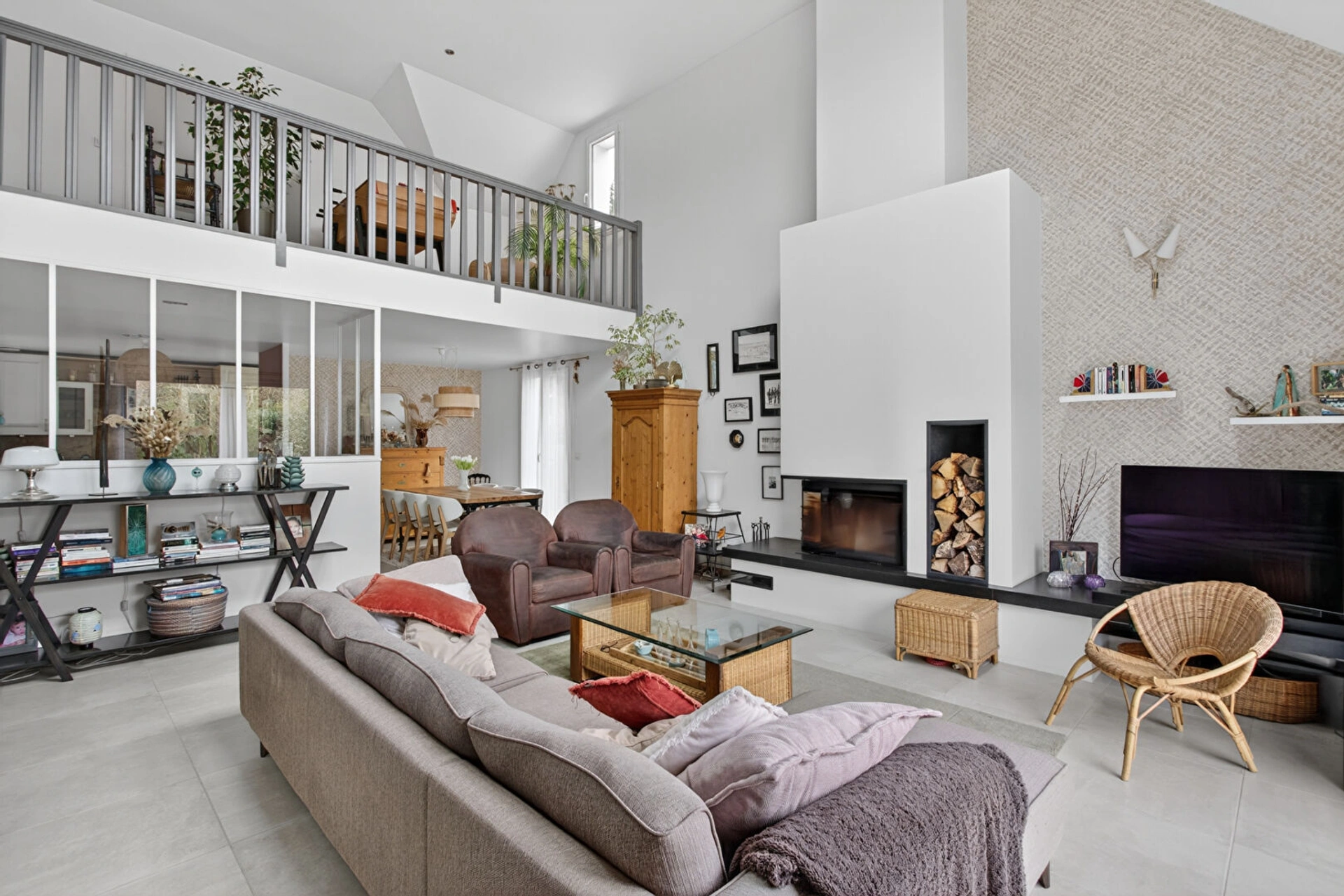 Maison récente de 254 m2 sur grand terrain de 1800 m2 4