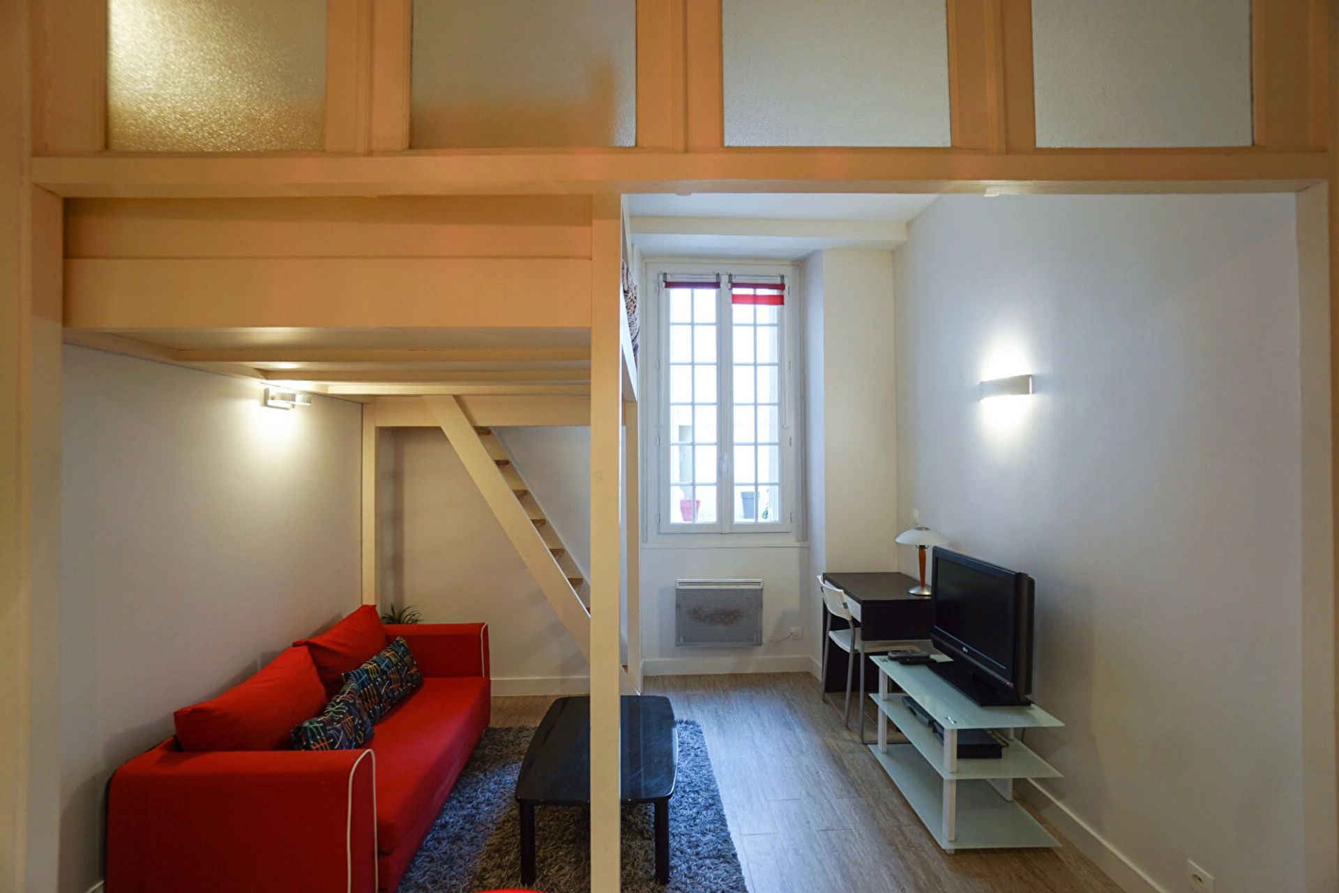 Charmant studio rénové ? Rez-de-chaussée sur cour fleurie ? Boulevard Perreire 11