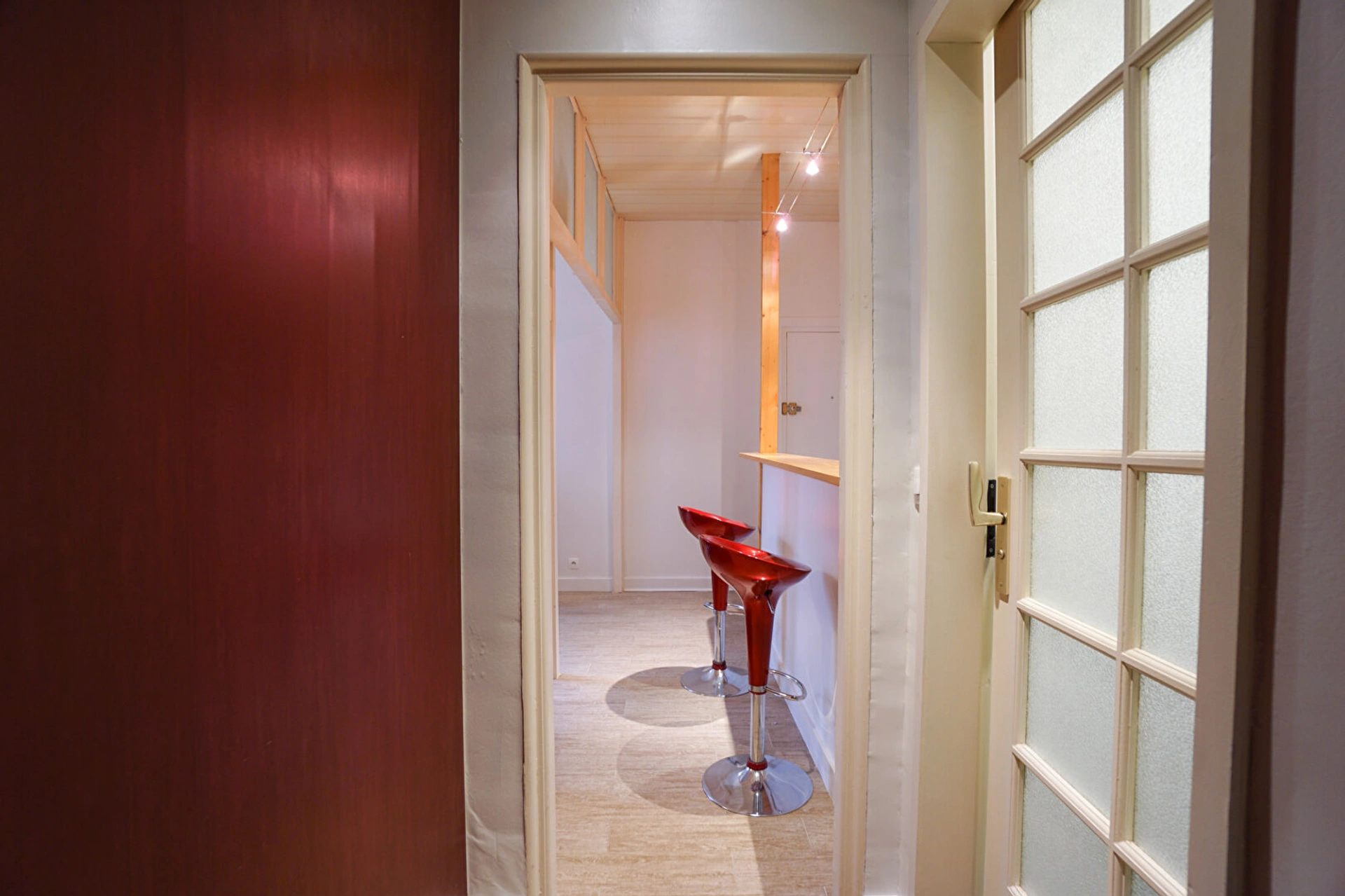 Charmant studio rénové ? Rez-de-chaussée sur cour fleurie ? Boulevard Perreire 12