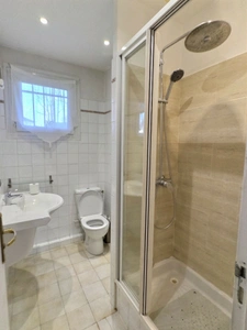 Vaucresson ? Limite Garches Appartement familial 112m² ? 5 pièces  ? Terrasse ? Box ? Chambre de service 9