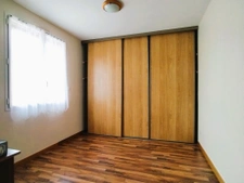 Maison familiale sur sous sol avec dépendances, garage et pi