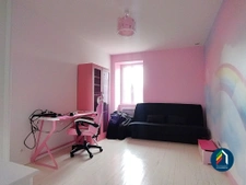 SPACIEUSE MAISON FAMILALE EN CENTRE BOURG DE CHAVAGNES EN PA