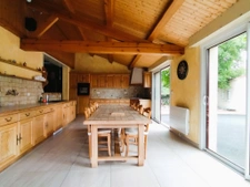 Maison avec piscine couverte