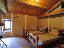 Longère avec dépendances à rénover aux Essarts 