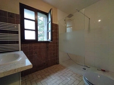 Longère avec dépendances à rénover aux Essarts 