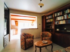 Maison avec piscine couverte
