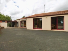 Maison avec piscine couverte
