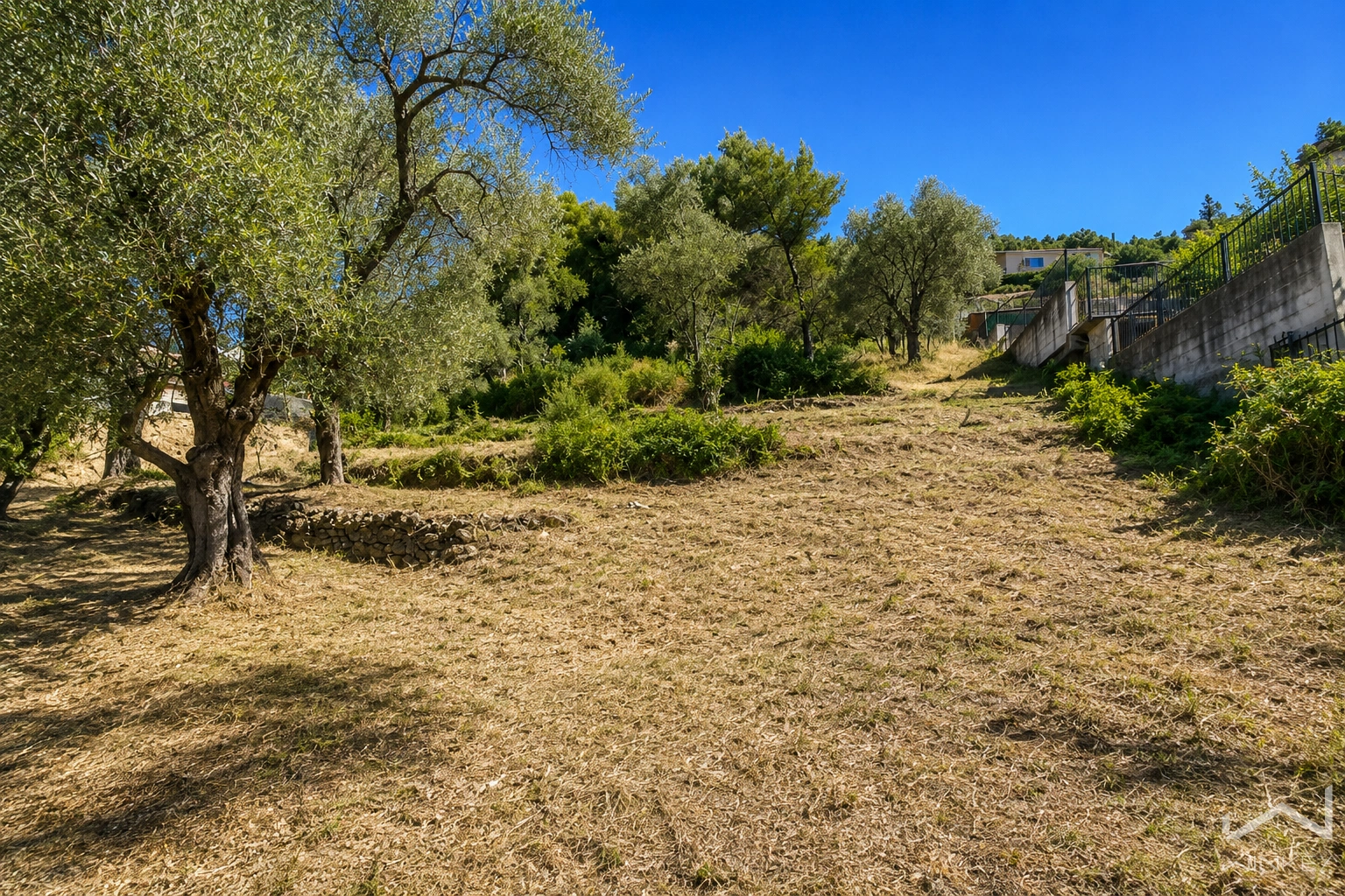 terrain 0 pièces · à Saint-Martin-du-Var · 210 000 €