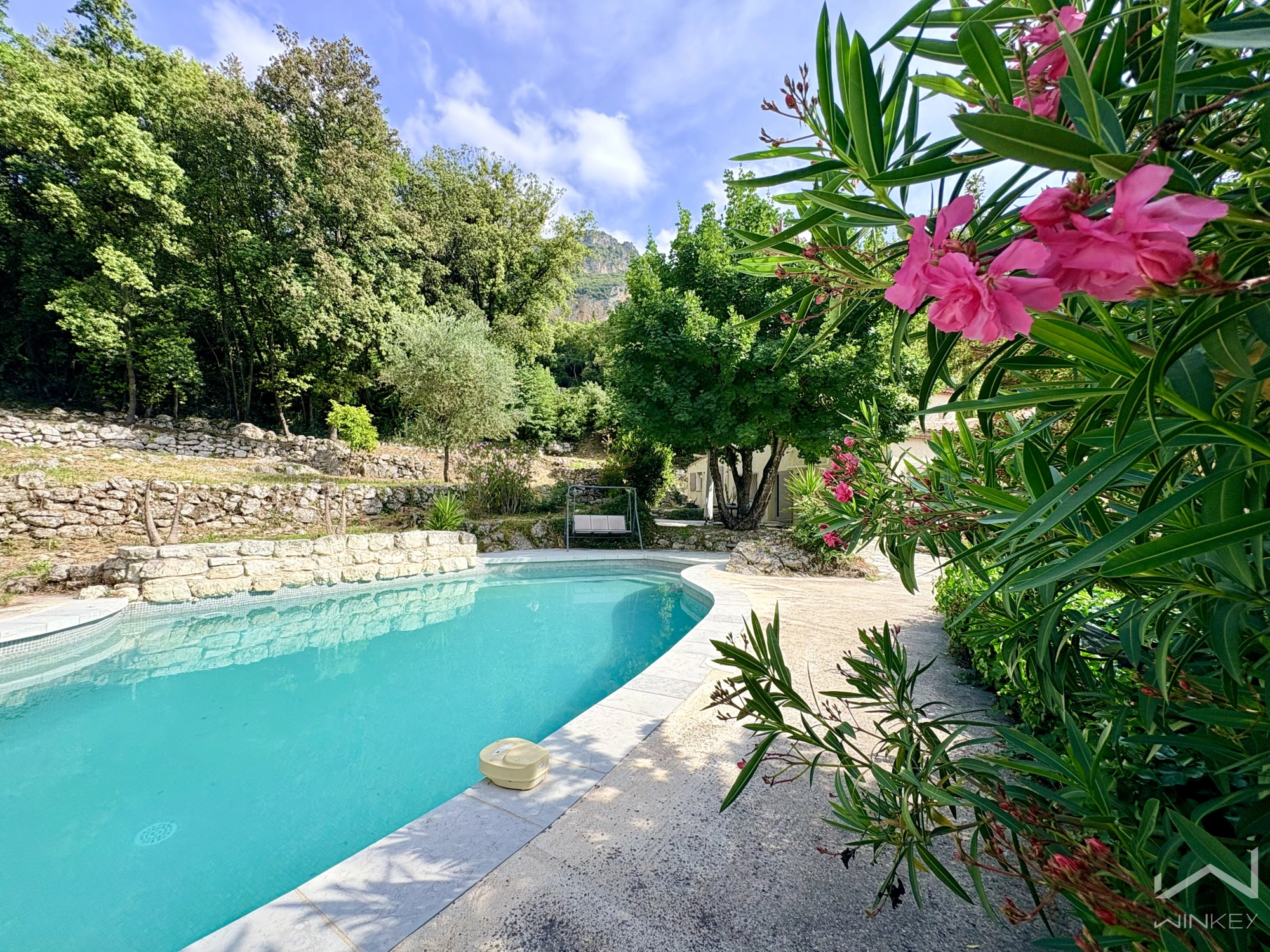 Maison 5 pièces 190 m² · à Tourrettes-sur-Loup · 190 m² · 949 000 €
