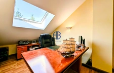 Maison 200 m² au sol avec piscine et jardin sans vis-à-vis ? confort et tranquillité proche de Saint-Étienne-de-Saint-Geoirs