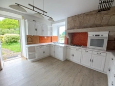 MAISON EN PIERRE A VENDRE 4 CHAMBRES DANS UN HAMEAU EN BRETA
