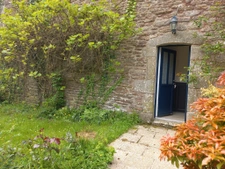 MAISON EN PIERRE A VENDRE 4 CHAMBRES DANS UN HAMEAU EN BRETA