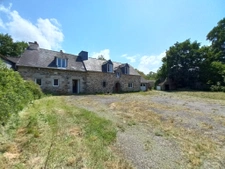 MAISON EN PIERRE A VENDRE 3 CHAMBRES DANS UN HAMEAU EN BRETA