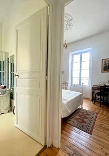 Maison de ville ancienne rénovée   Quartier du Passage, Les 