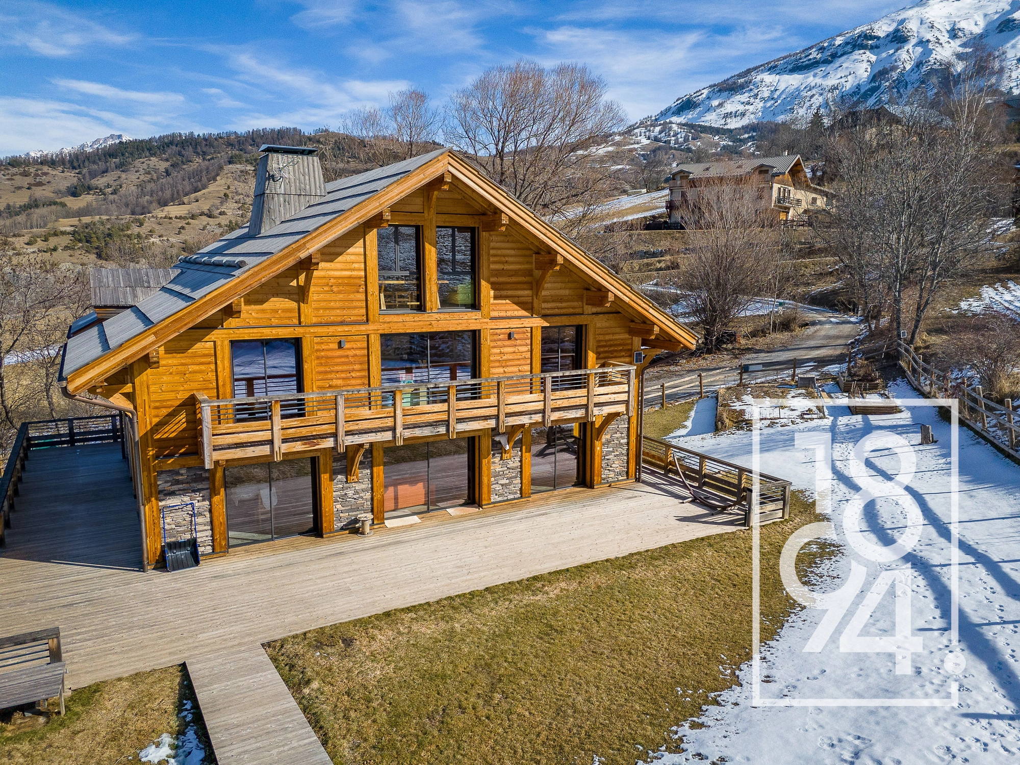Maison 8 pièces 339 m² · à Enchastrayes · 339 m² · 1 500 000 €