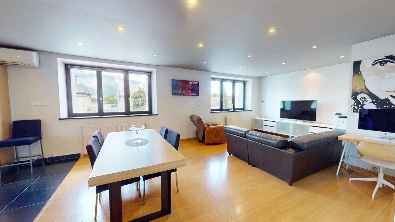 Maison 6 pièces 216 m² · à Gieres · 216 m² · 555 000 €