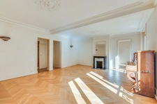 PARIS 10 - LOUIS BLANC 3