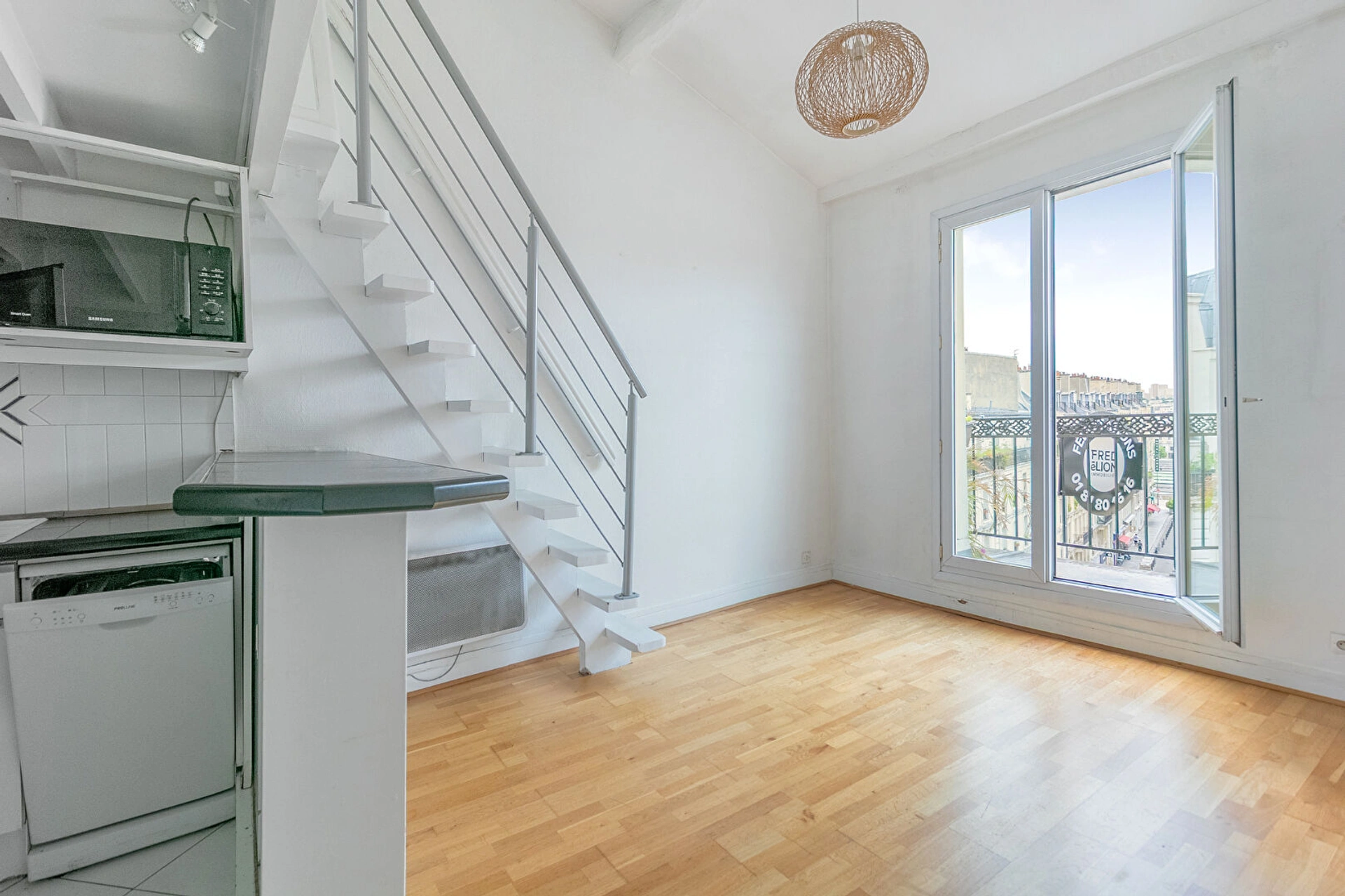 FAUBOURG SAINT DENIS, Duplex 2/3 pieces - 50m² BALCON 1