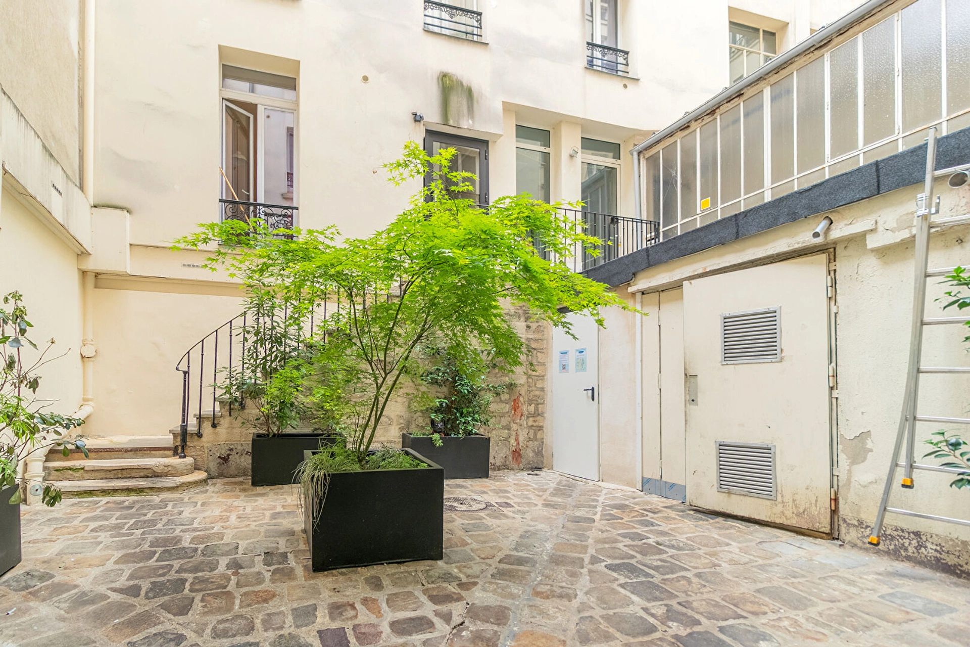 FAUBOURG SAINT DENIS, Duplex 2/3 pieces - 50m² BALCON 9
