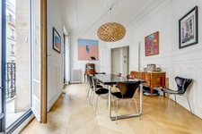 PARIS 16 - LA MUETTE 8