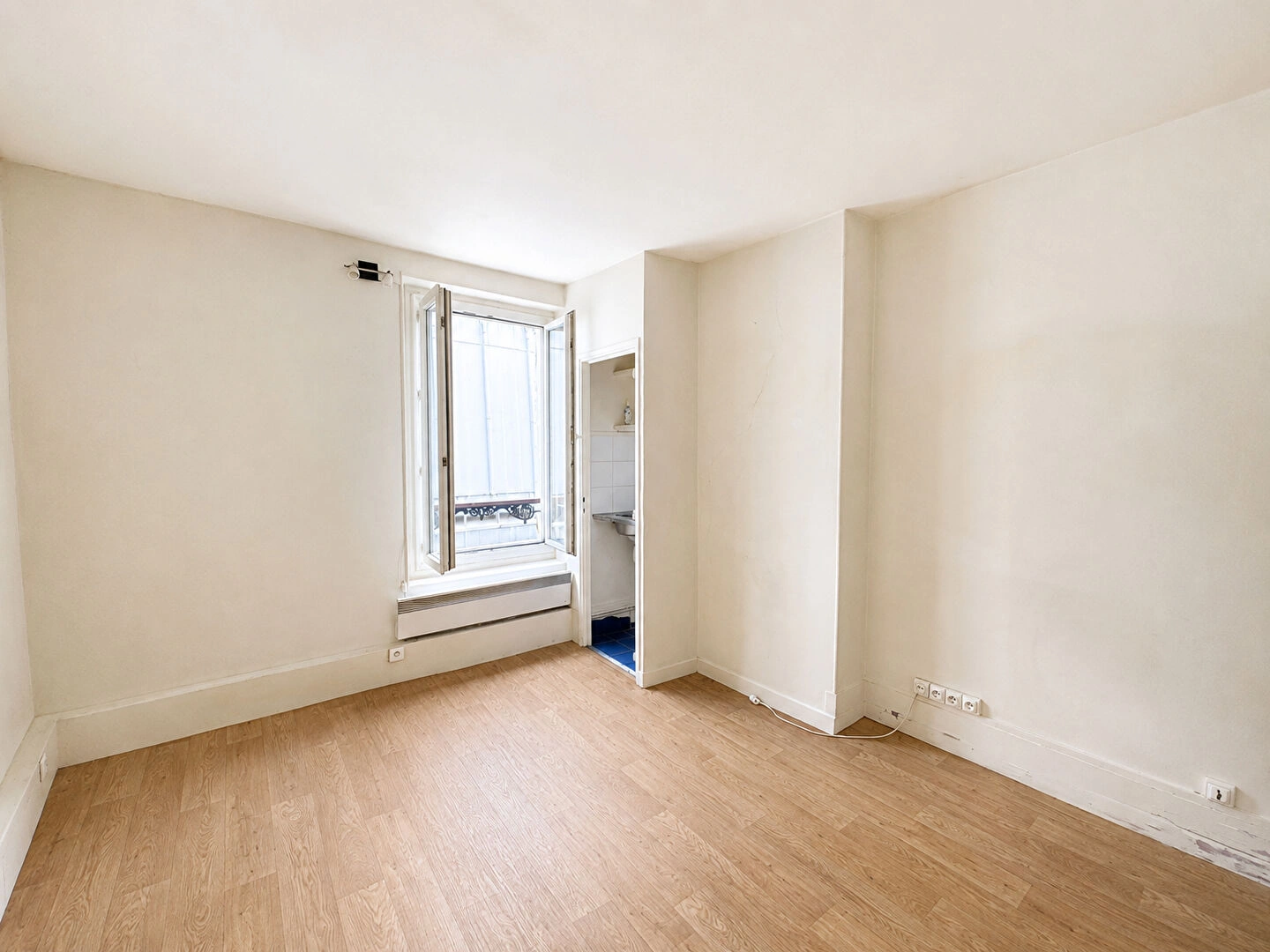 Local commercial 1 pièce 15 m² · à Paris · 15 m² · 150 000 €
