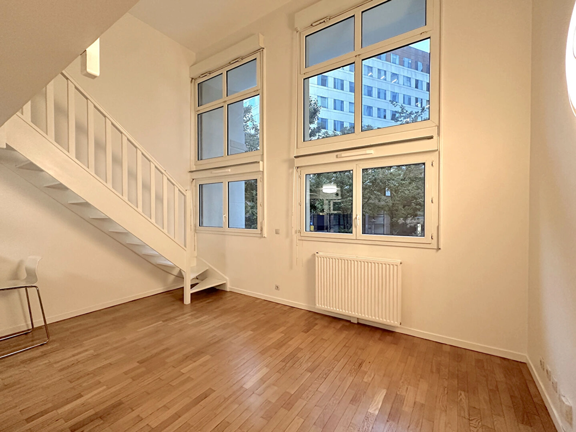F2 en duplex loué vide - Courbevoie - Avenue de l'Arche 4