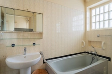 PARIS 15E - COMMERCE 8