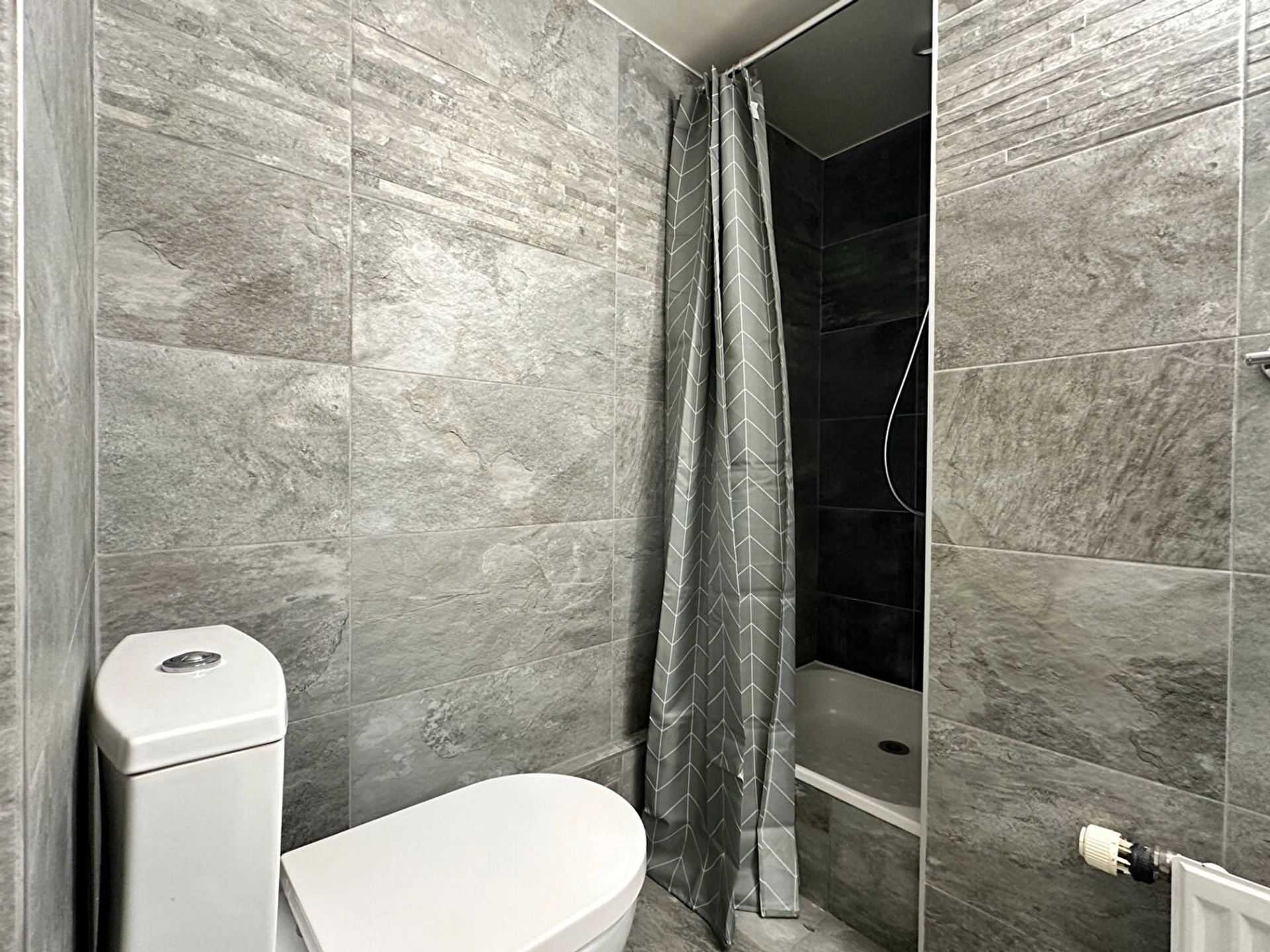 F2 en duplex loué vide - Courbevoie - Avenue de l'Arche 11