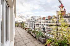 ISSY LES MOULINEAUX -  RUE ELIANE JEANNIN GAREAU 15