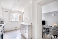 PARIS 15 - RUE LEON DELGRANGE 3