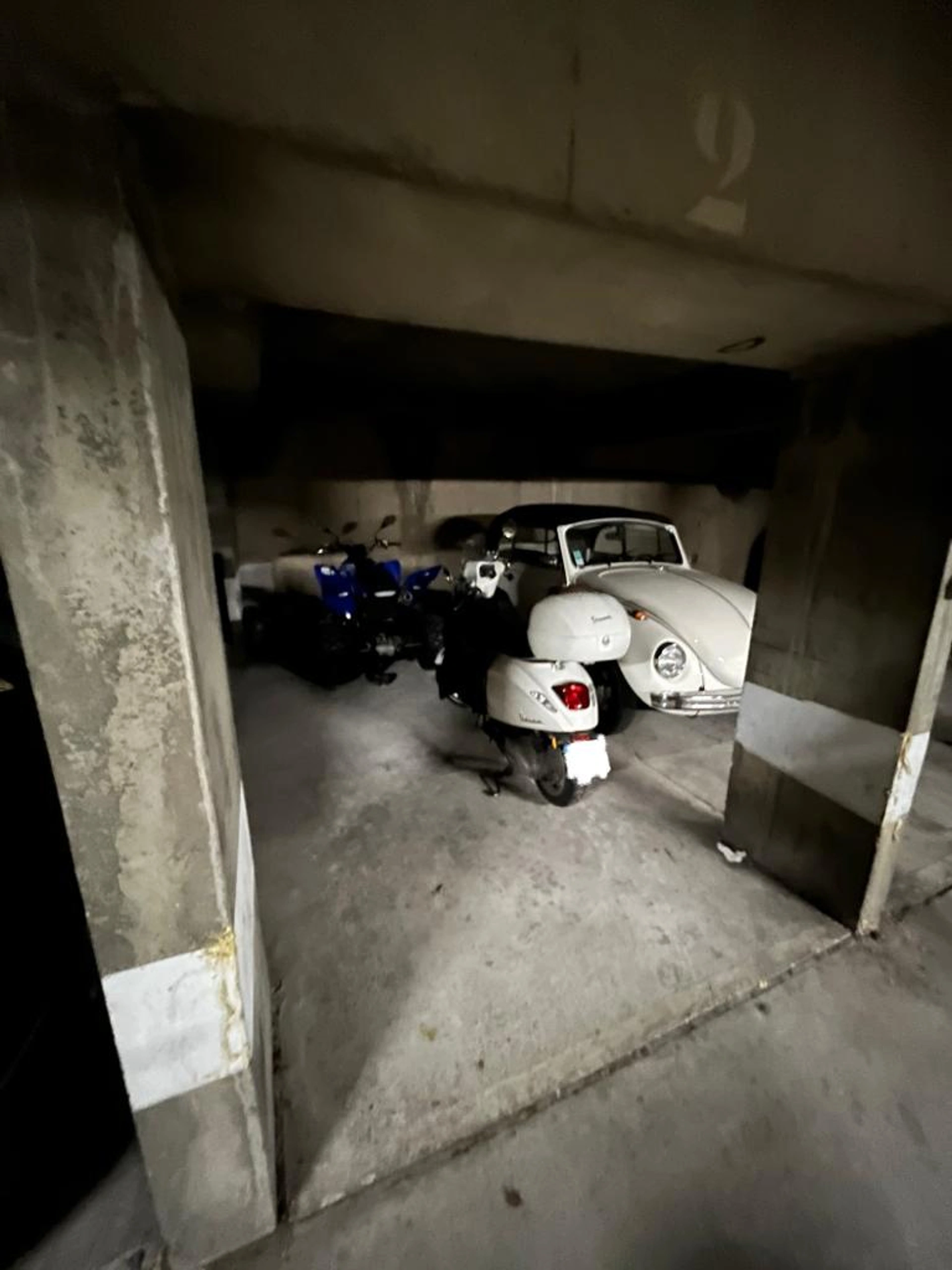 PARIS 15 - RUE DE LA PROCESSION - Emplacement de stationnement 2