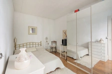 PARIS 18 - RUE LEPIC 5